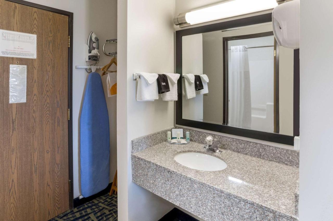 Quality Inn Rochelle Extérieur photo